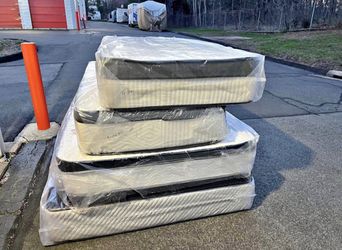 Brand New Queen Size Mattress With Box Spring // Cash On Delivery 