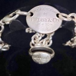 Tiffany&Co. chocker and marching ring set.