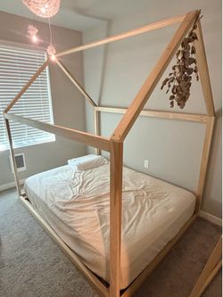 House bed frame (full)