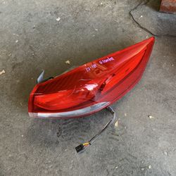 2017-2018 Hyundai Elantra Right Passenger Tail Light