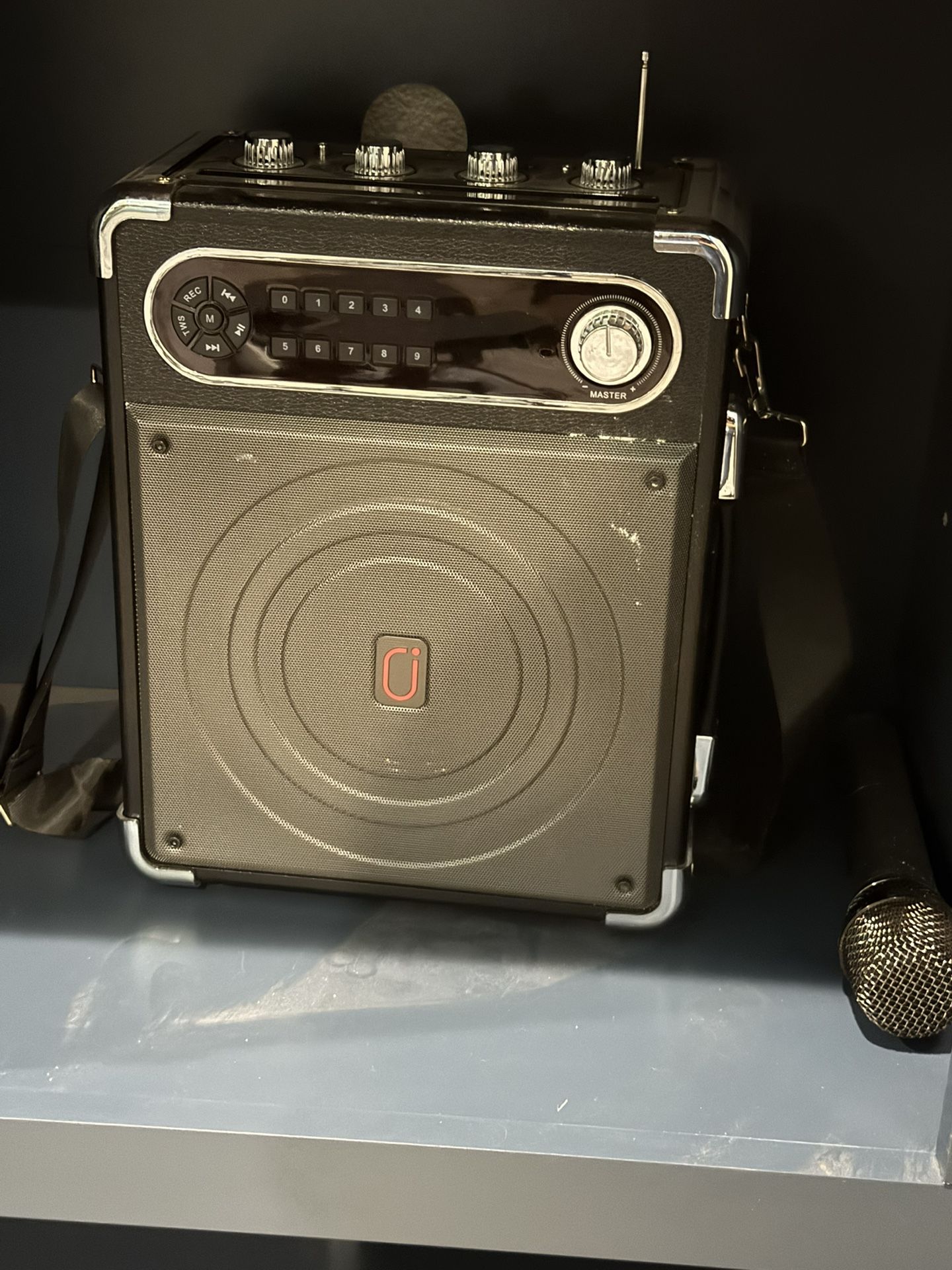 Karaoke machine 