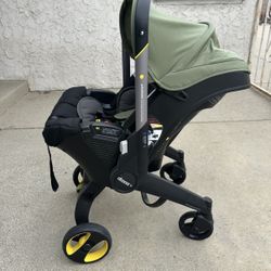 DOONA CAR SEAT + STROLLER 