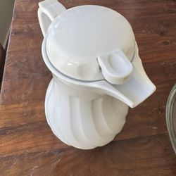 Insulated Beverage Server