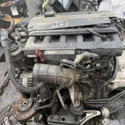 Engine only 2001 BMW 325i Engine 2.5L Engine $850
