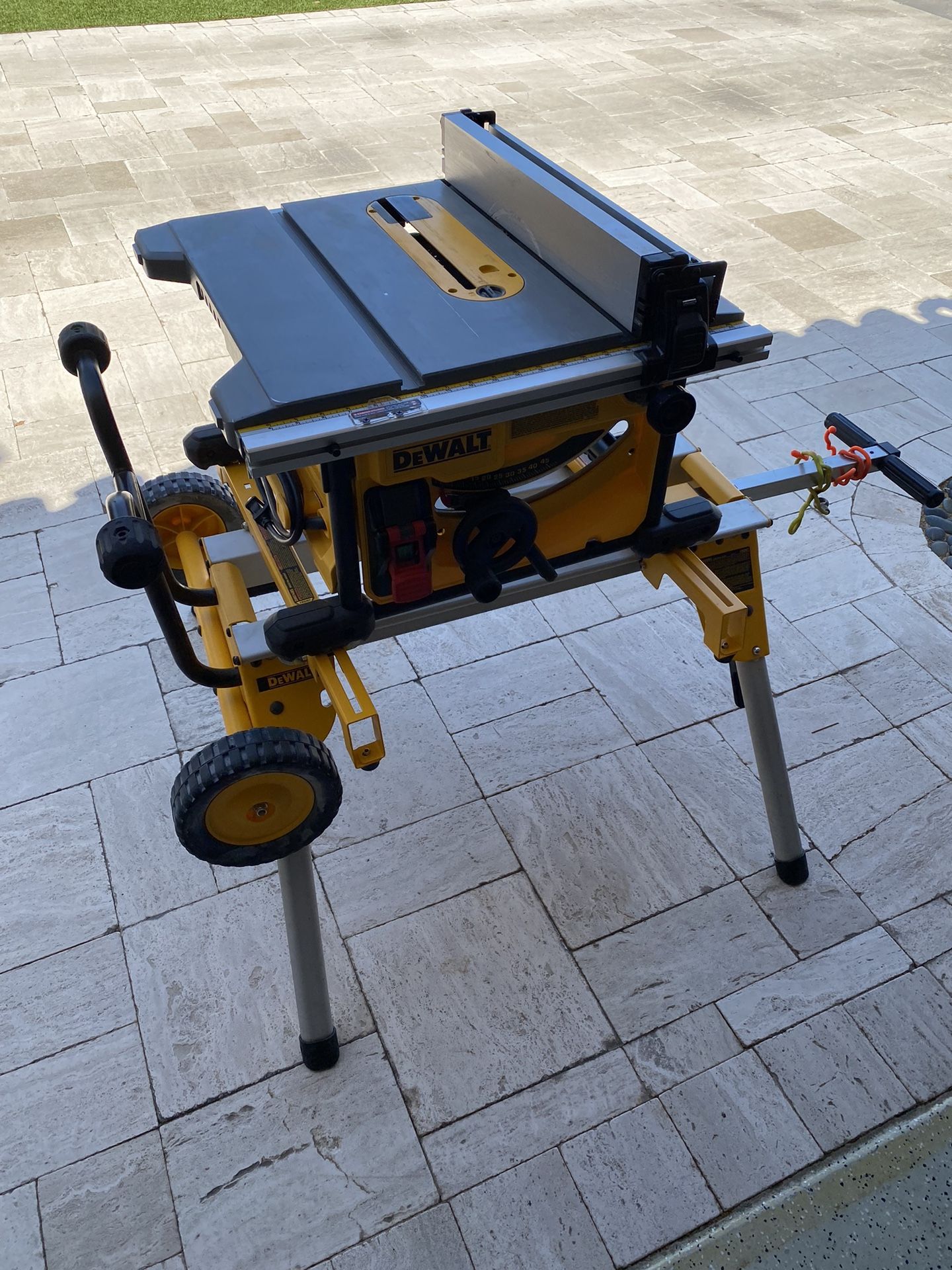 Dewalt DWE 7485 15Amp Corded 8-1/4 in. Compact Jobsite Table Saw and Heavy-Duty Rolling Table Saw Stand