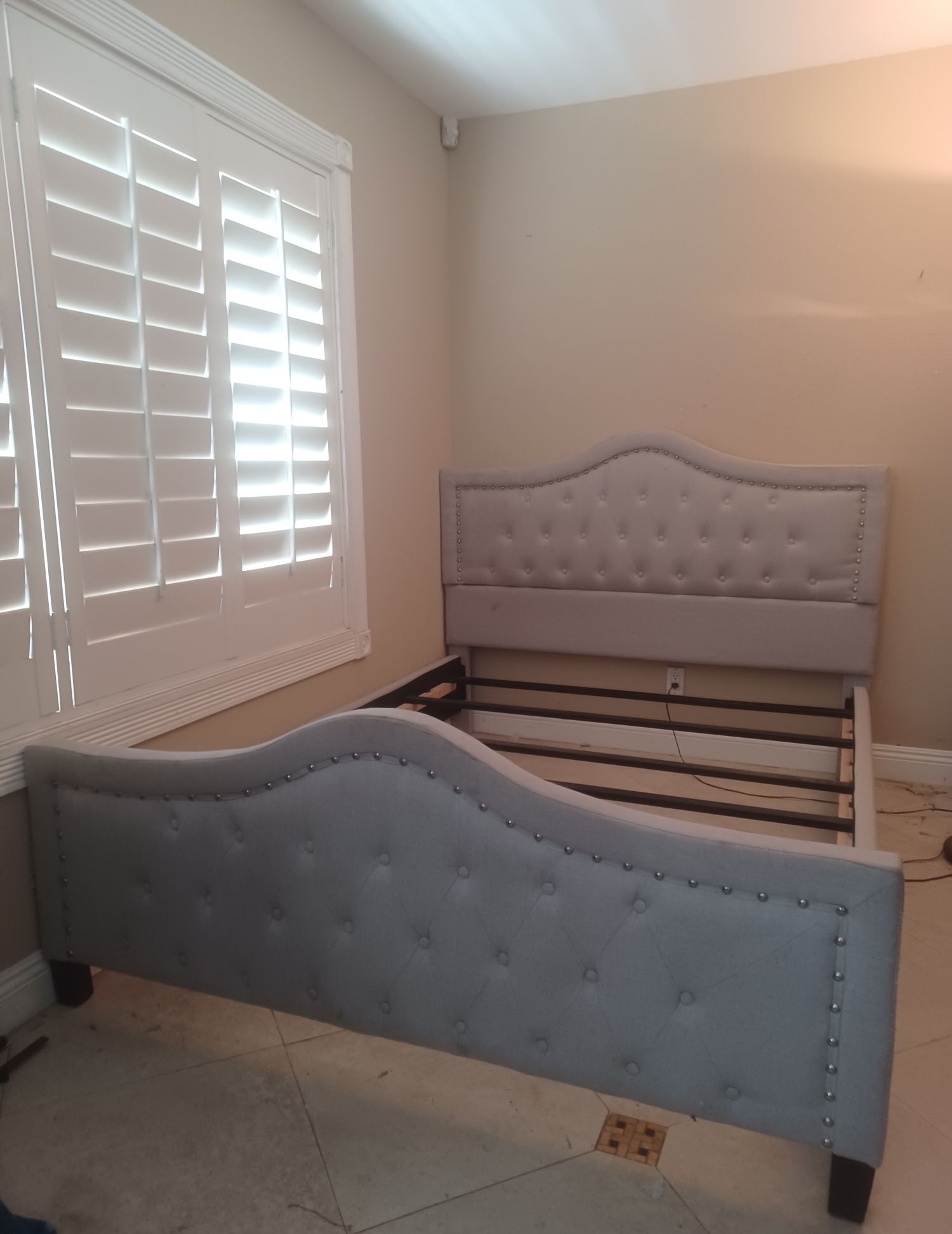 Upholstery Tufted Gray Full Bed Frame