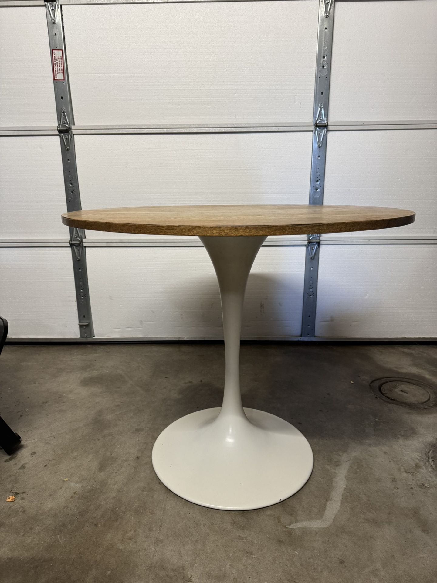 Tulip Dining Table
