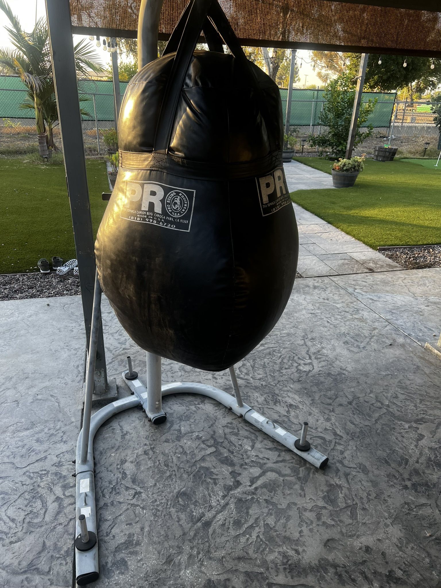 Pro Boxing 200lb Punching Bag W Stand