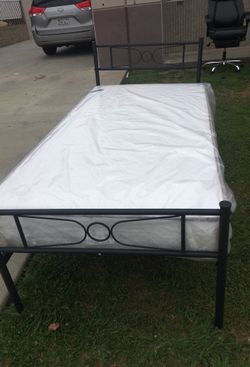 Twin bed