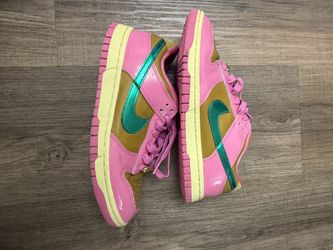 NIKE Dunk Low Qs