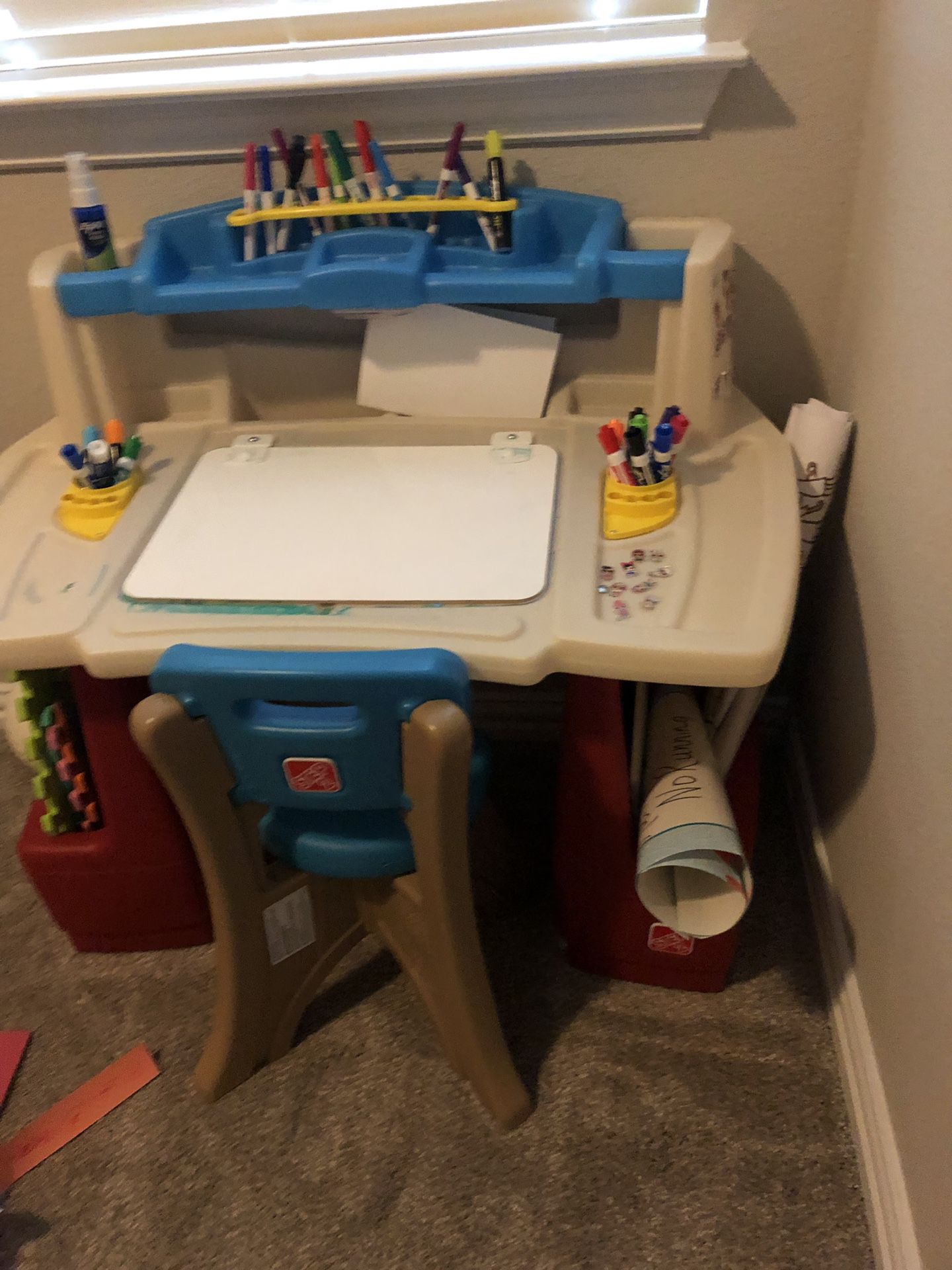 Step 2 child’s desk