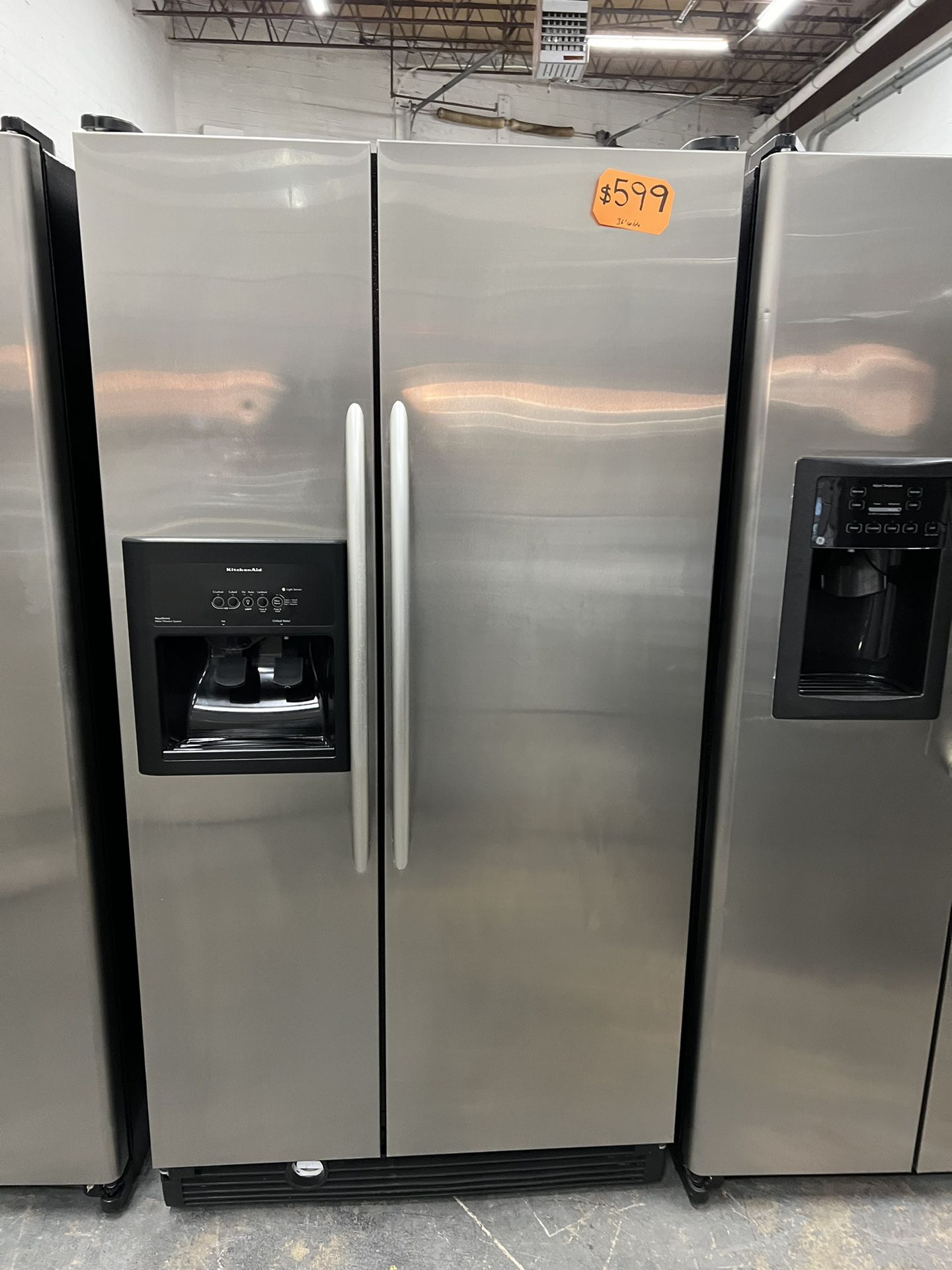 Kitchen Aid 36” Wide Side By Side Stainless Steel Refrigerator In Excellent Condition 