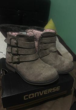 Girl boots. Sz 6