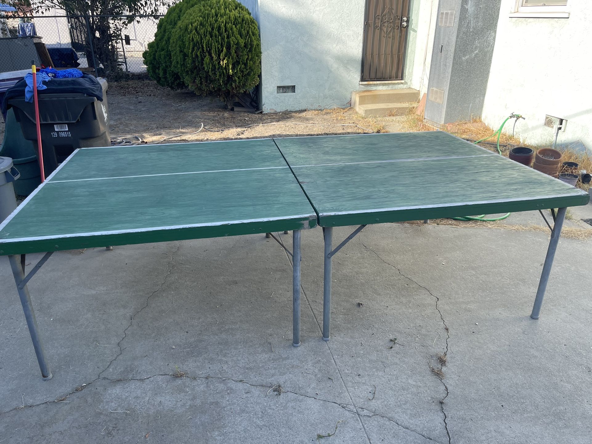Ping Pong Table 