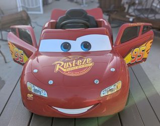 Cars 3 McQueen electric ride on car