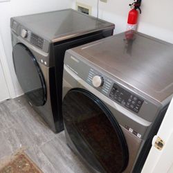 Samsung Washer And Dryer About 20 Loads Through It 2600 Paid Only Asking 800