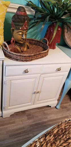 CUTE SMALL BUFFET OR TV STAND AT PICKY PINCHERS 5912 54TH AVE N KENNETH CITY OPEN 12-6 FREE DELIVERY