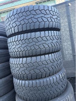 🔆 265 70’ R 16 Falken tires en perfectas condiciones de Vida