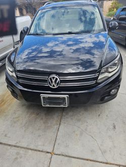 Volkswagen Tiguan SUV Black