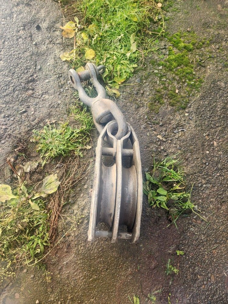 HEAVY DUTY PULLY