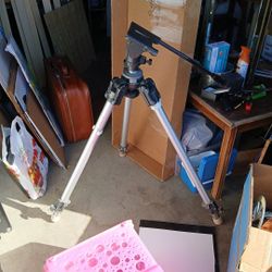 Giant Tripod