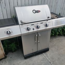Charbroil Grill 