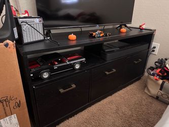 Entertainment center