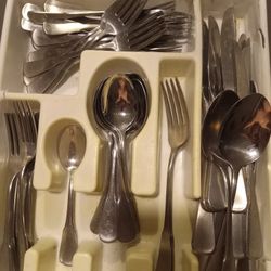 Oneida Colonial Boston Minuteman 18/8 Stainless Steel, Flatware(Set of 71 pieces)
 For 12 People