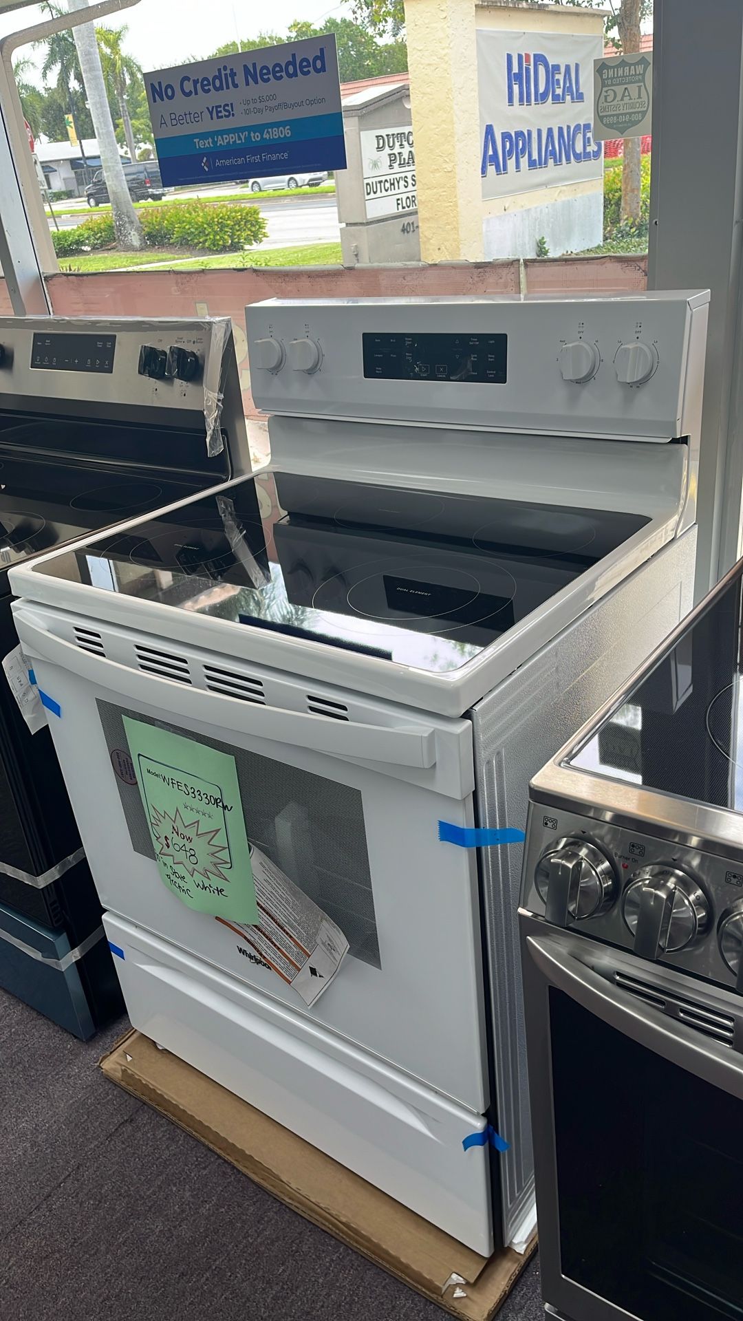Stove White Electric New Open Box