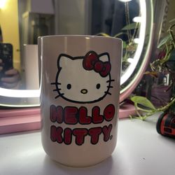 hello kitty essentials 