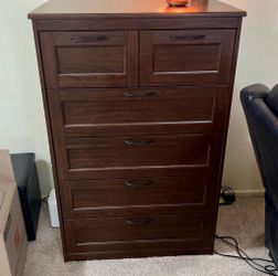 Dresser