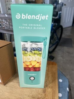 Small Portable Juicer BlendJet