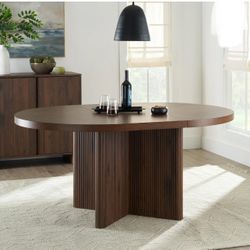 ✨ Modern Expandable Round Dining Table – Seats Up to 6, Walnut Finish, New!✨