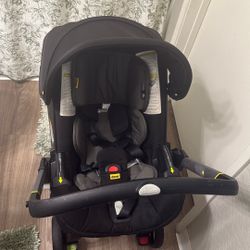 Doona Infant Convertible Car Seat and Stroller 