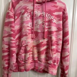 Ladies Pink Camo Hoodie. Med