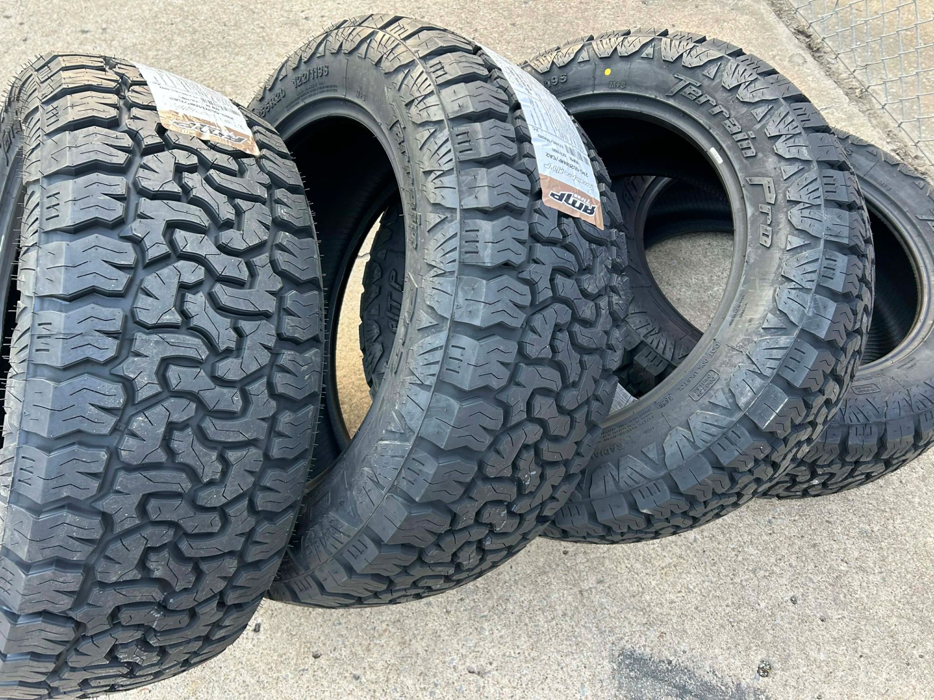 285 55 20 AMP TERRAIN PRO AT NEW TIRES