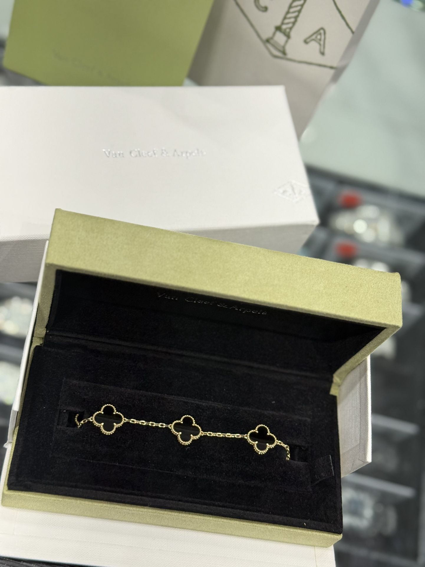 Van Cleef & Arpels 18kt bracelet