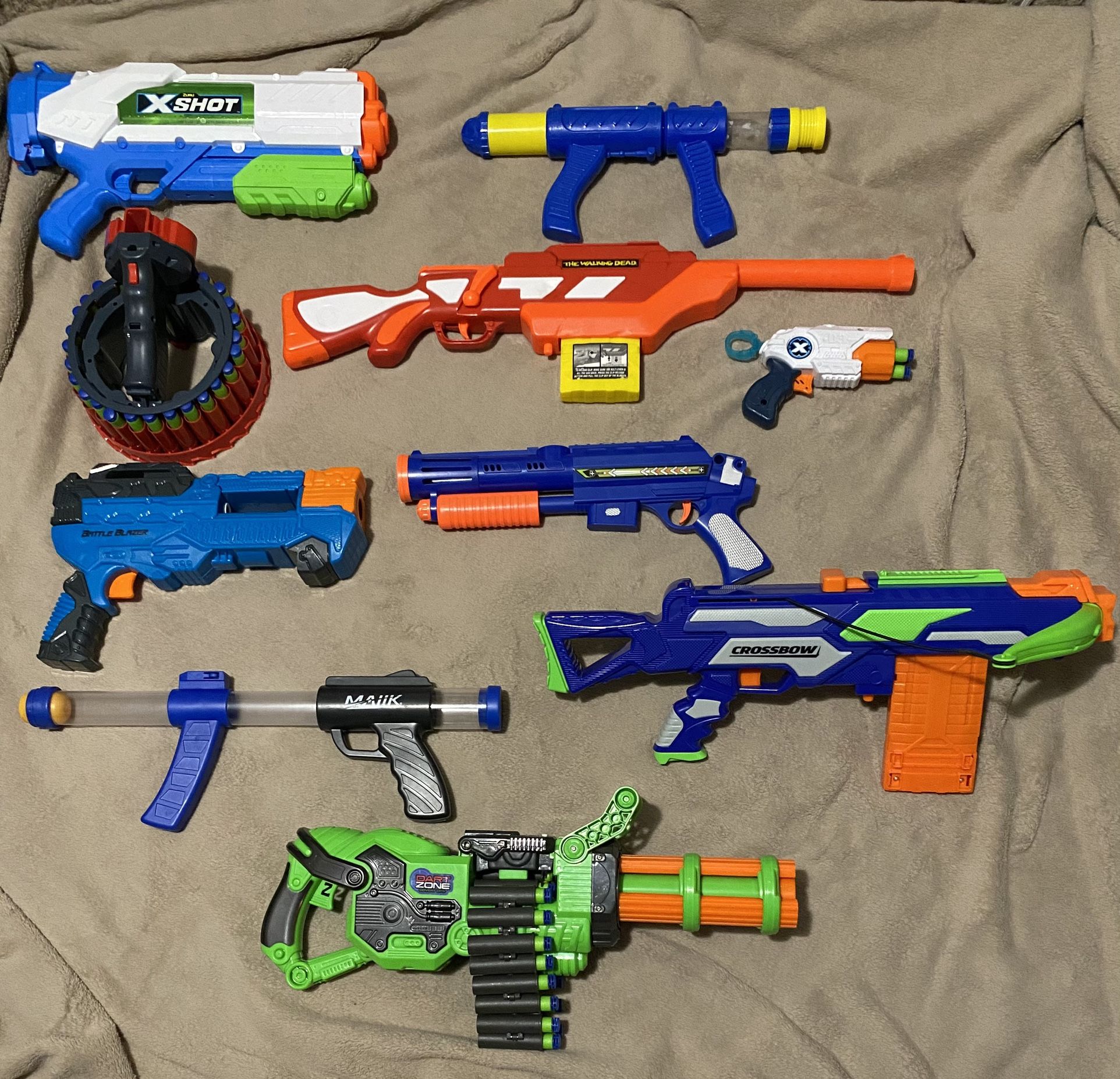 Random Brand/ Off-Brand Nerf Guns + 1 Water Gun