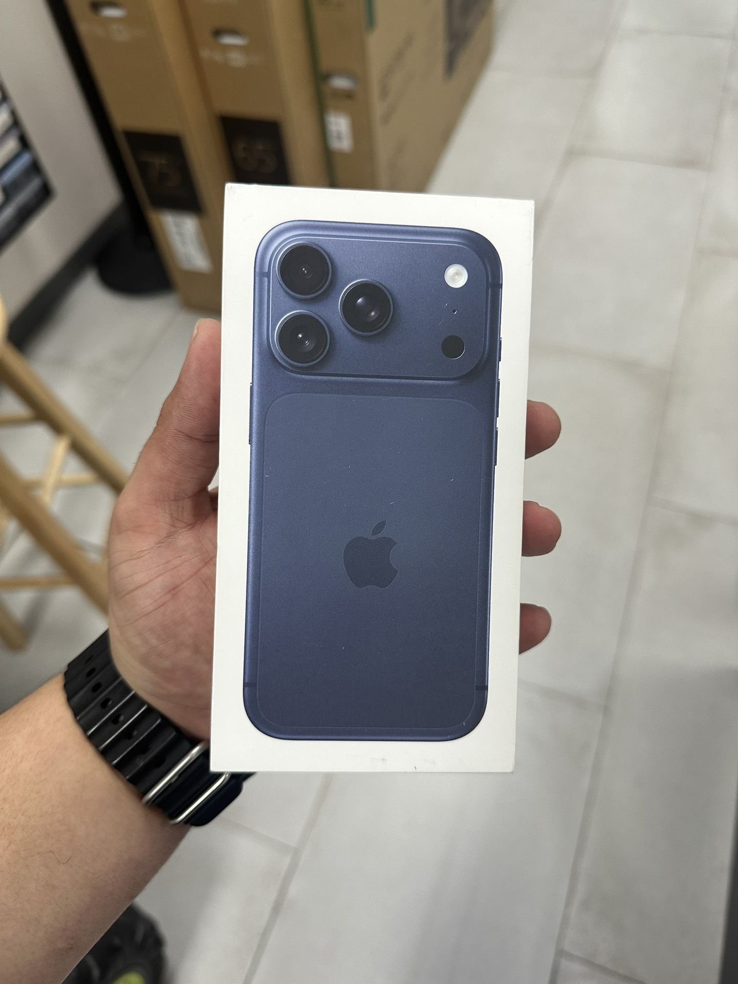 iPhone 17 Pro Unlocked 256GB! Finance For $50 Down Payment!!