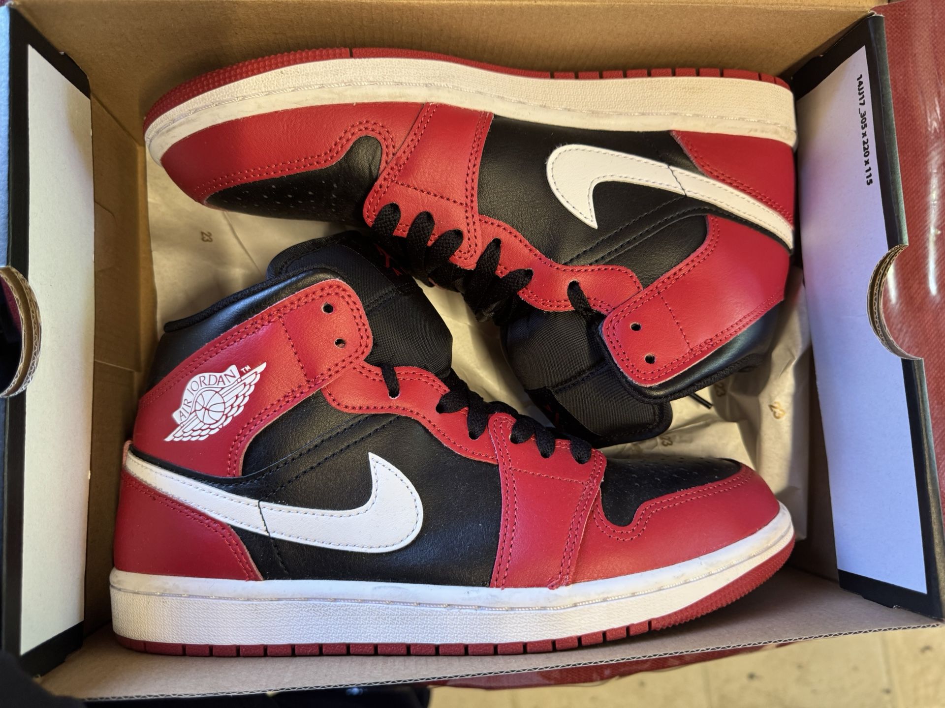 Air Jordan 1 Mid