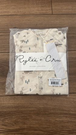 827 pieces of Rylee and crew clothes and more