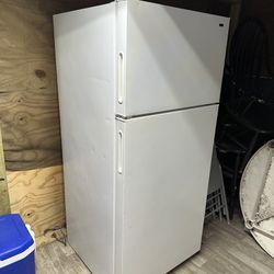 Hot Point Refrigerator 