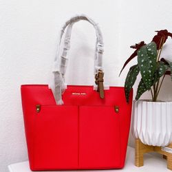 Michael Kors Jet Set MD Pebbled Leather Pocket Tote Bag