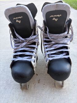Inline hockey skates