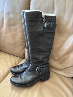 Women boots size 7