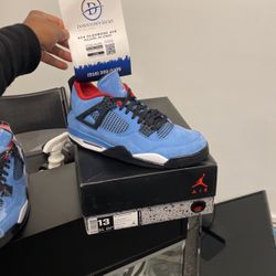 Jordan 4 Travis Scott