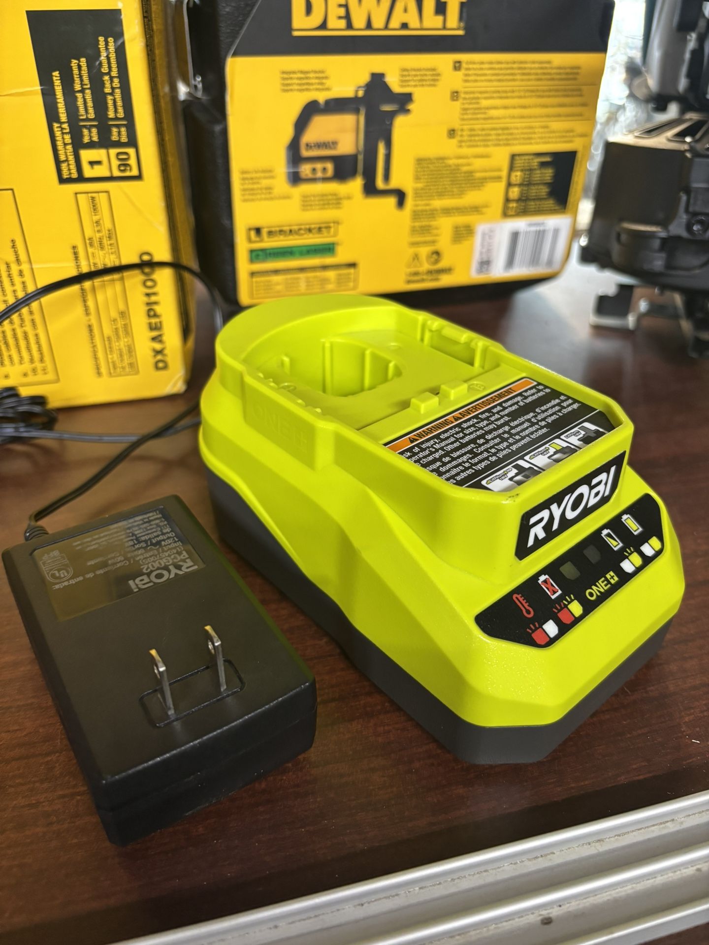 RYOBI 18V Lithium-Ion Charger Station