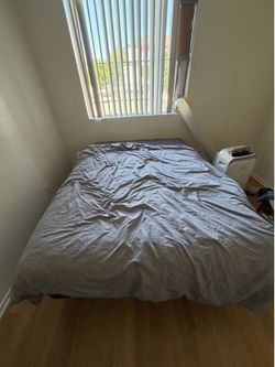 Queen Bed Set – Mattress, Box Spring, Frame & Bedding