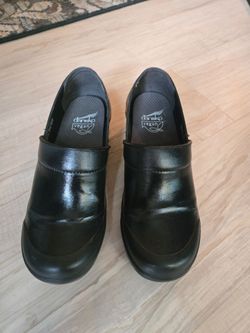 Size 40 black Dansko clogs