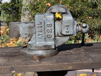 Athol ( Starrett) 623 Bench Vise